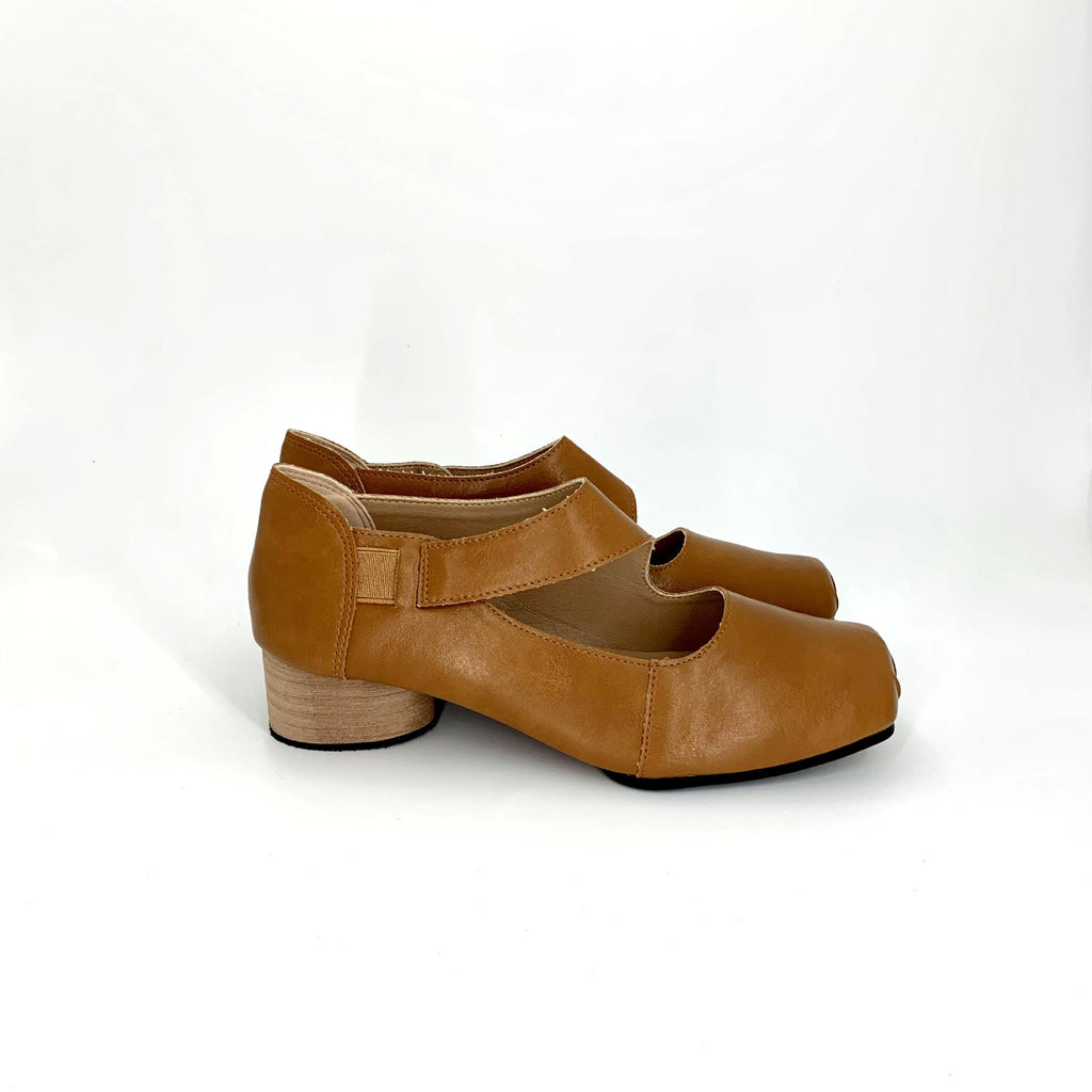 Sarah Express Vintage Square-Toe Ballet Flats