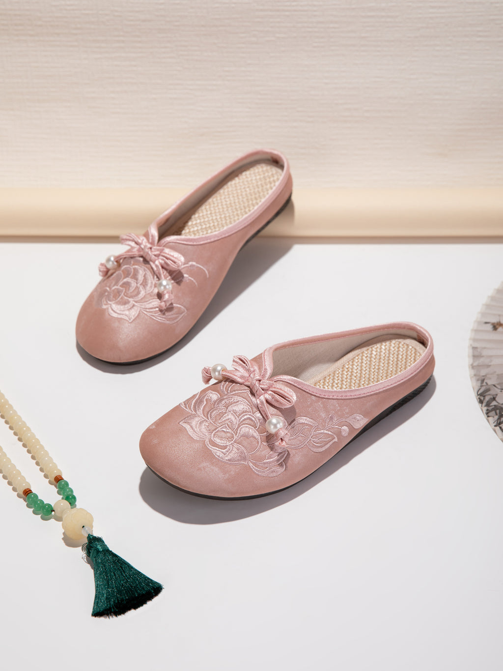 Sarah Express Embroidered Bow Canvas Mule Slippers