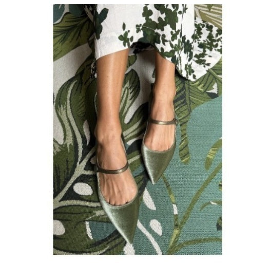 Sarah Express Green Suede Pointed-Toe Slip-On Flats