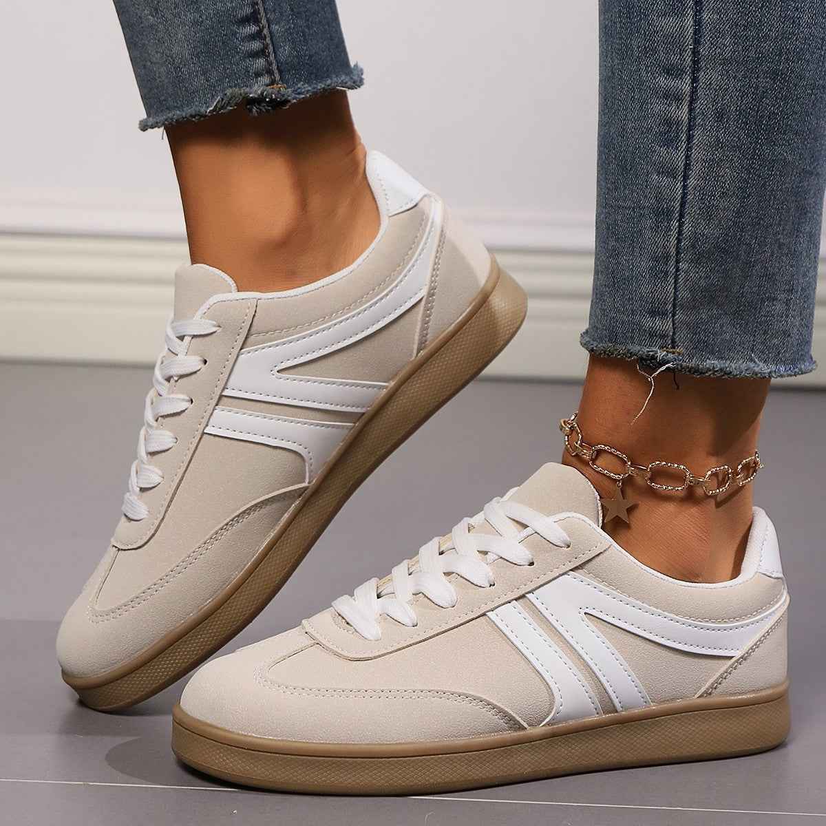Sarah Express Women's Lace-Up Round Toe Flat Sneakers Cream white