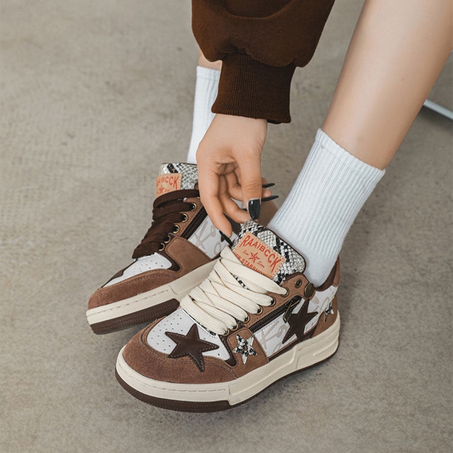 Sarah Express Brown Star Retro Board Sneakers Brown
