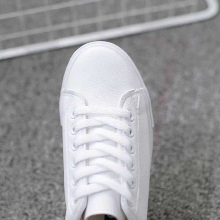 Sarah Express Casual Lace-Up Flat Sneakers