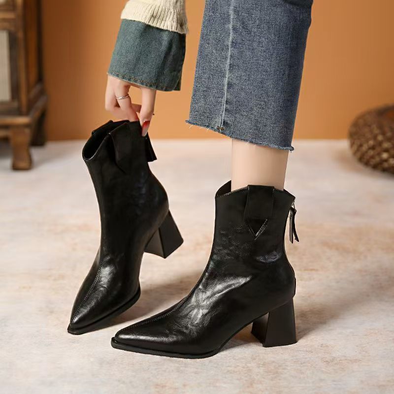 Sarah Express Retro Pointed Toe Chunky Heel Boots Black Single Liner