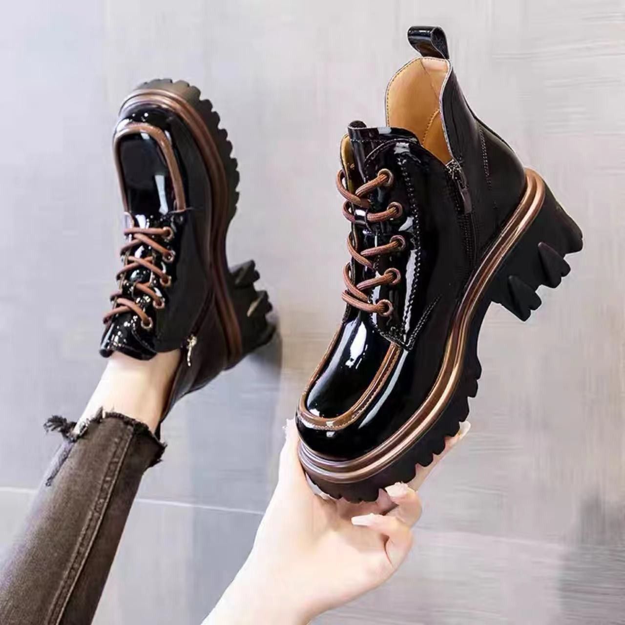 Sarah Express Women's Retro Lace-Up Ankle Boots