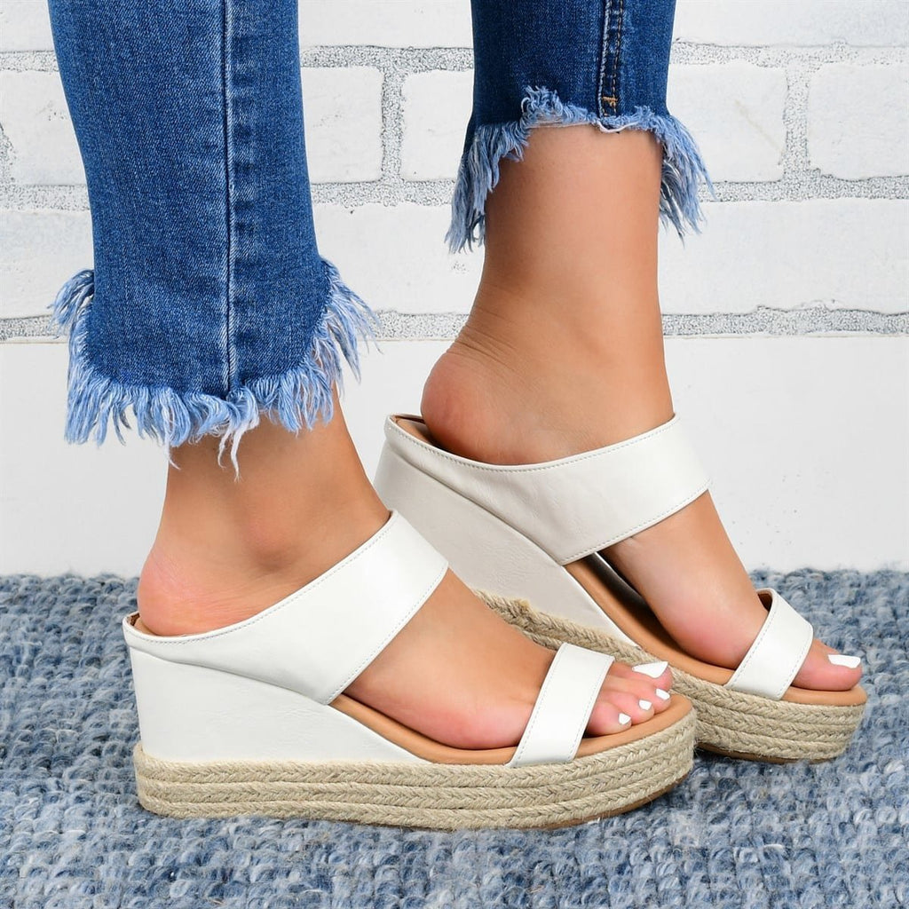 Women's Cutout Platform Wedge Sandals – sole profile
