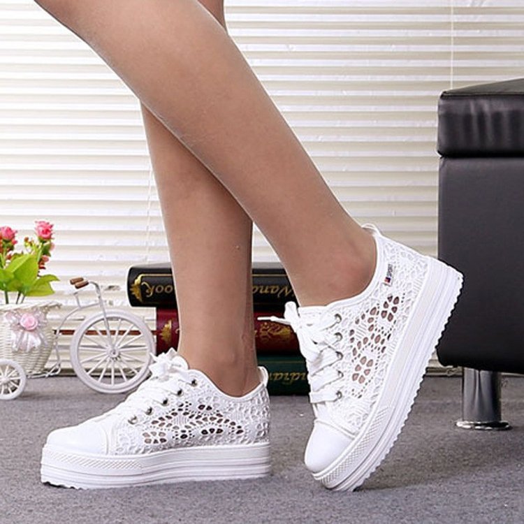 Sarah Express Women's Breathable Canvas Lace-Up Sneakers