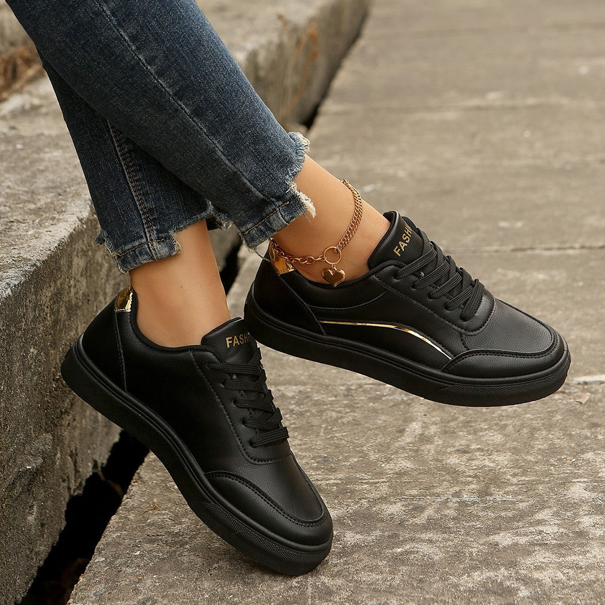 Sarah Express Lace-Up Platform Sneakers Round Toe Flats