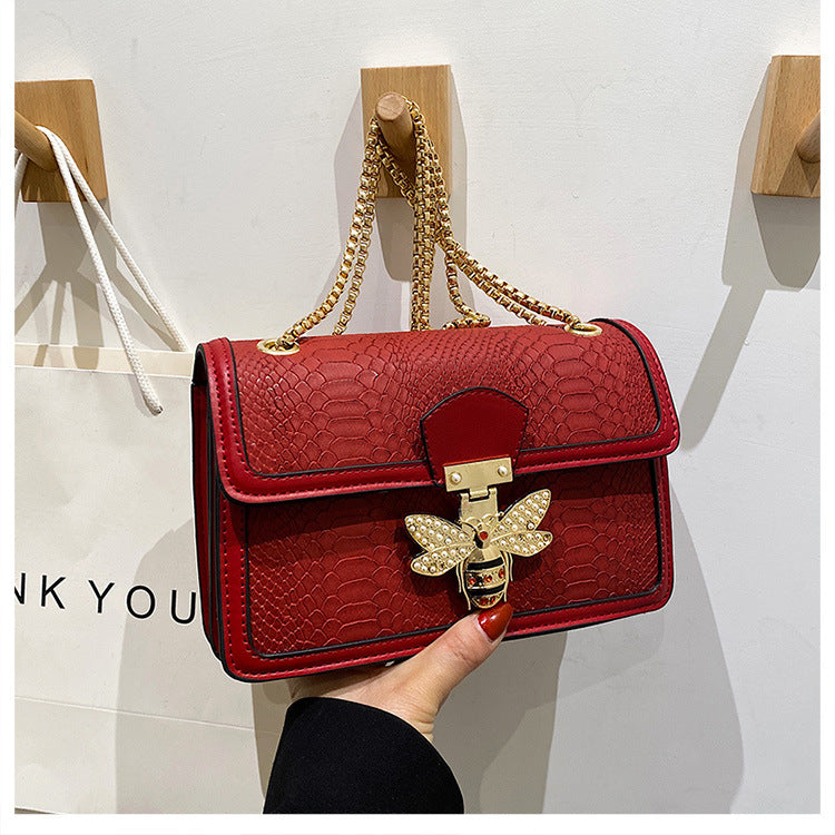 Sarah Express Retro Bee Emblem Chain Messenger Bag