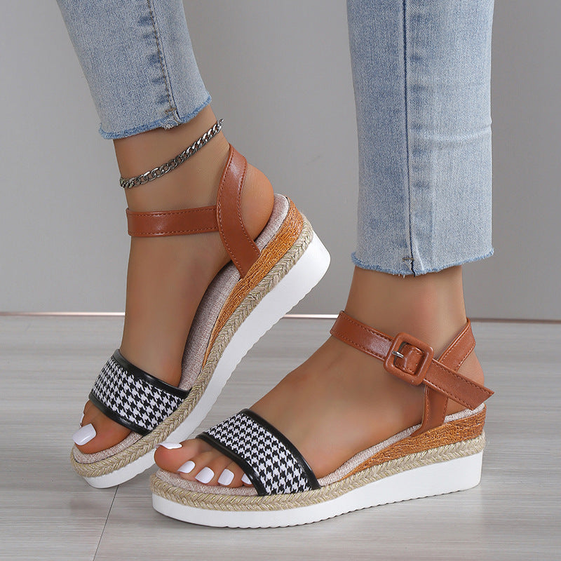 Sarah Express Houndstooth Print Buckle Platform Sandals
