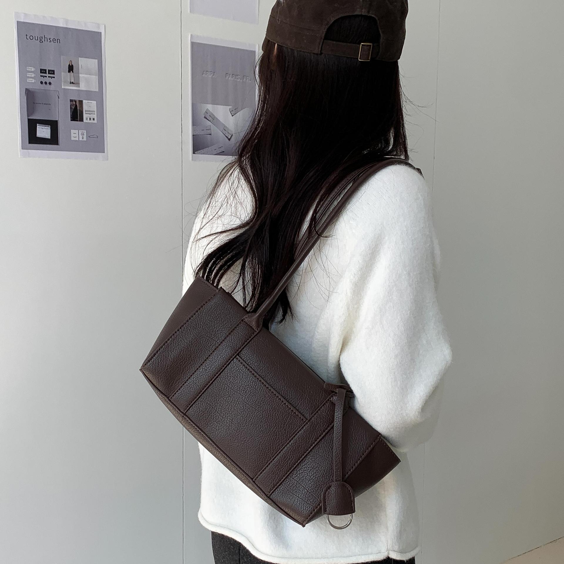 Sarah Express Retro Large Capacity PU Leather Shoulder Bag