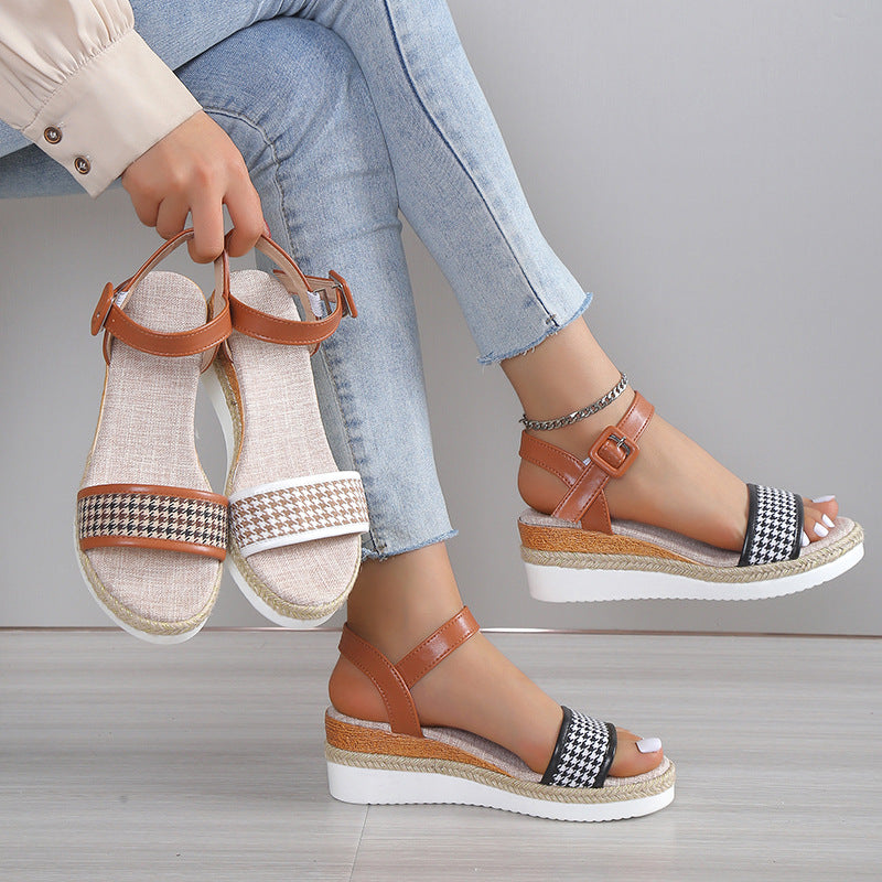 Sarah Express Houndstooth Print Buckle Platform Sandals