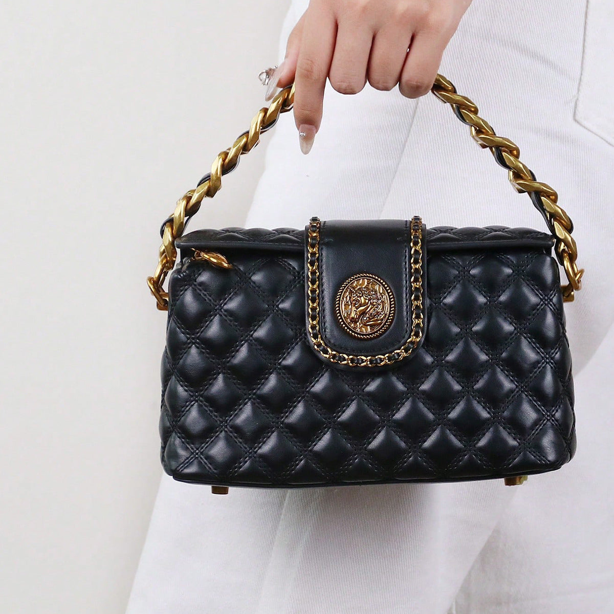 Sarah Express Diamond Quilted Chain Crossbody Bag