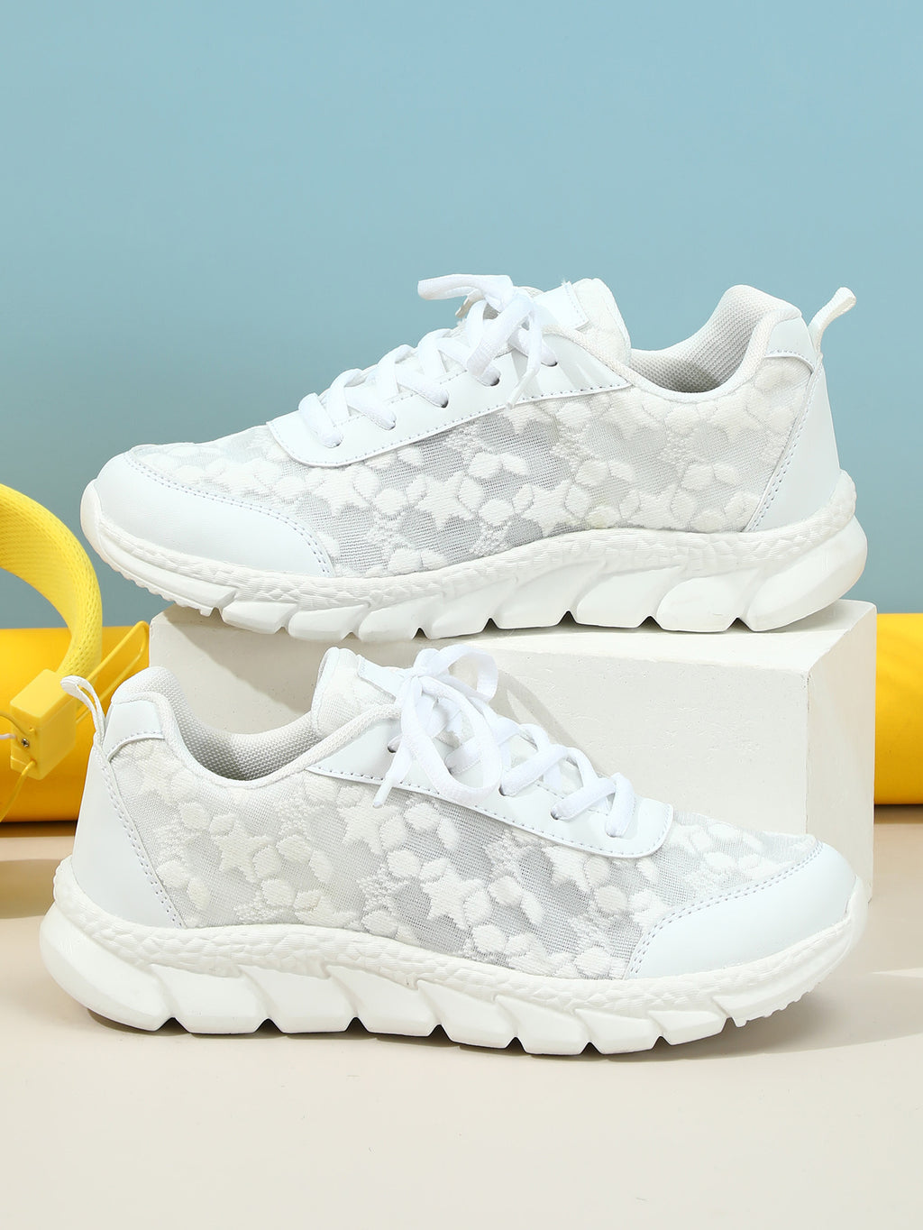 Sarah Express Women's Breathable Lace-Up Casual Sneakers