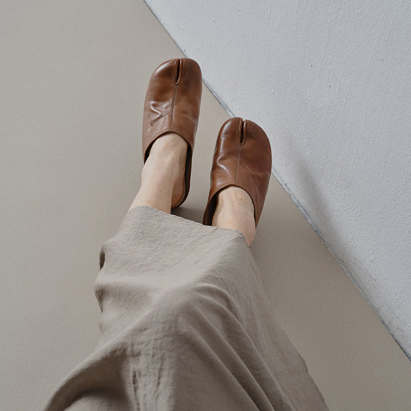 Sarah Express Women's Tabi Split-Toe Leather Mules