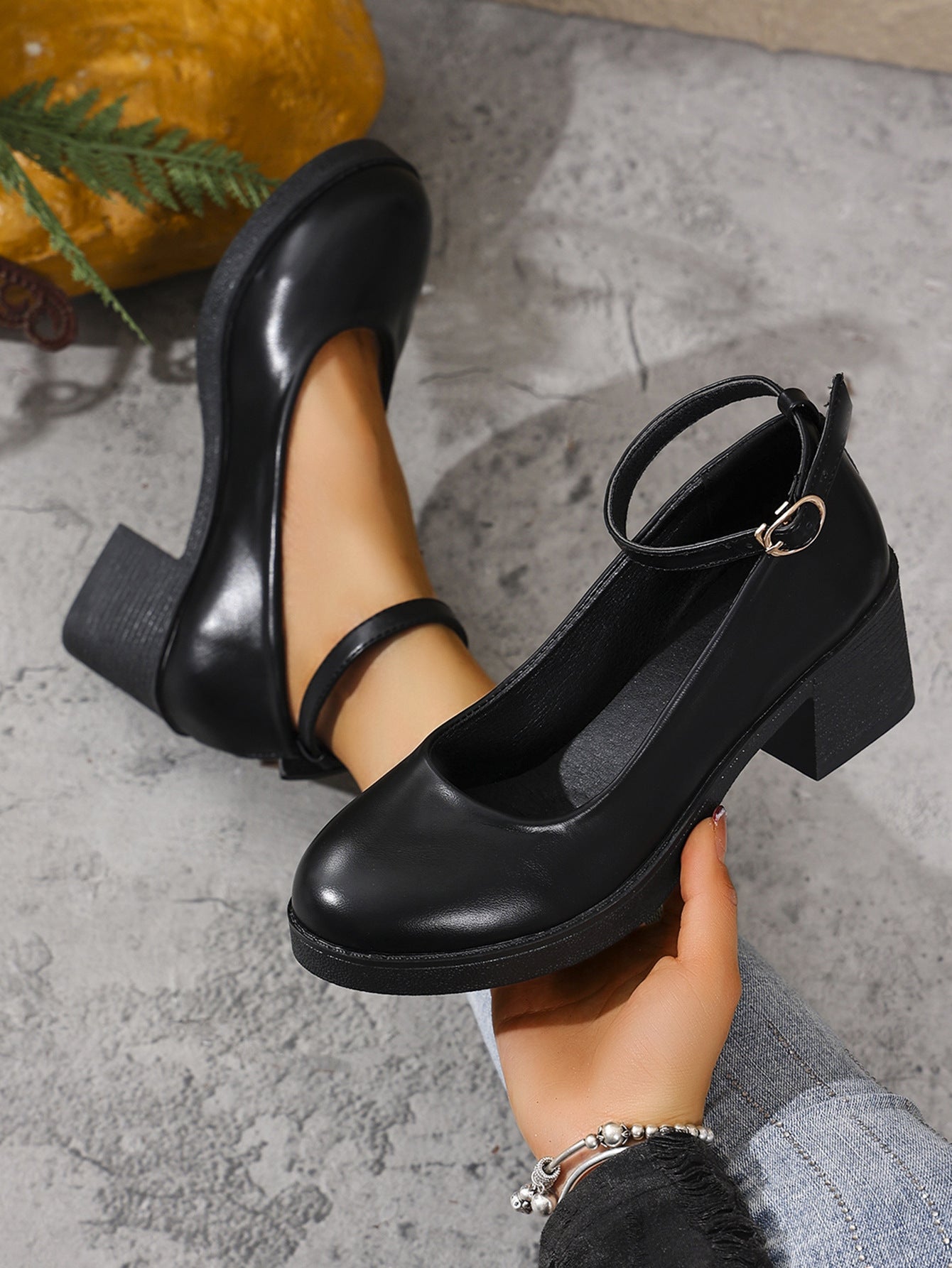 Sarah Express Round Toe Chunky Heel Mary Jane Shoes Black