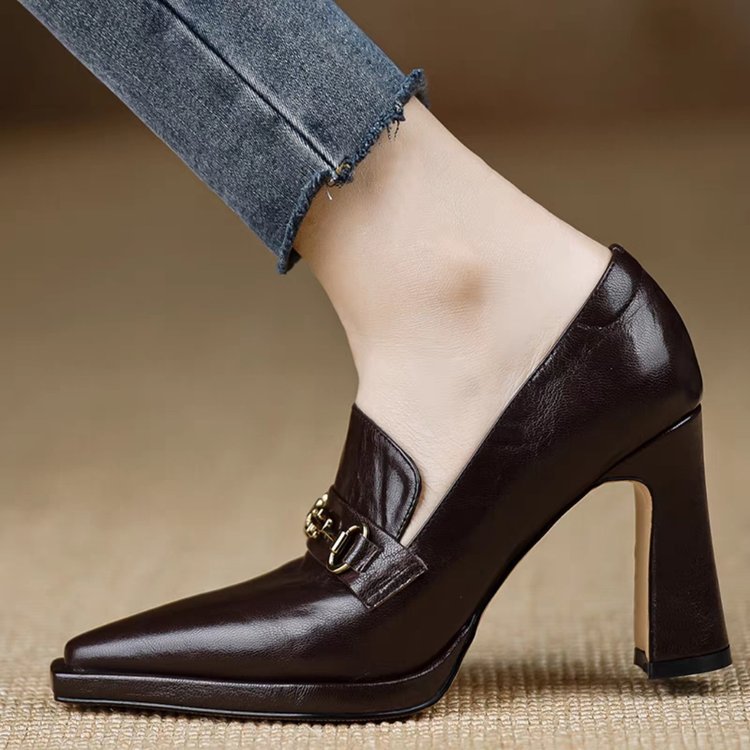 Sarah Express Retro Chunky Heel Pointed Toe Pumps