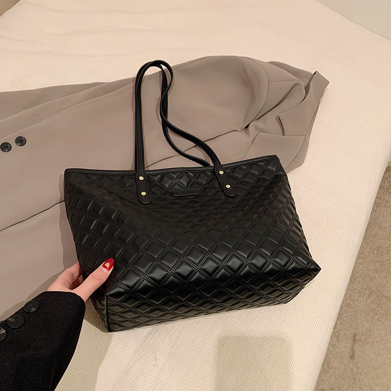 Sarah Express Diamond-Check Commuter Shoulder Bag Black