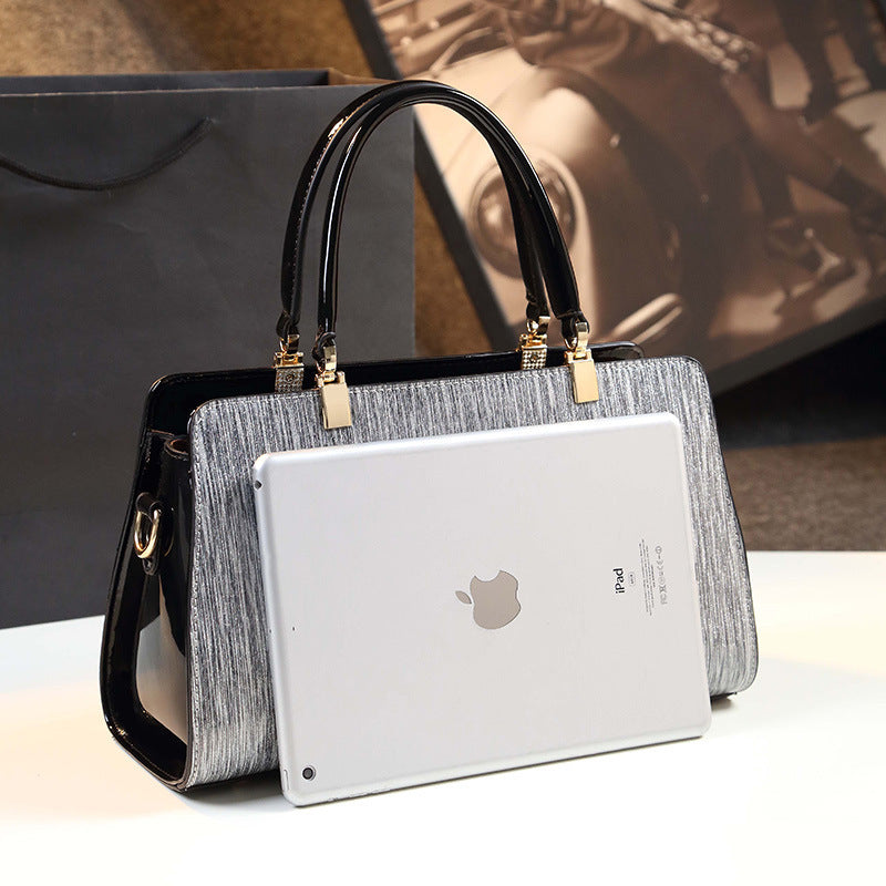 Sarah Express Structured Contrast Messenger Handbag