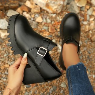 Sarah Express British-Style Chunky Heel Buckle Pumps