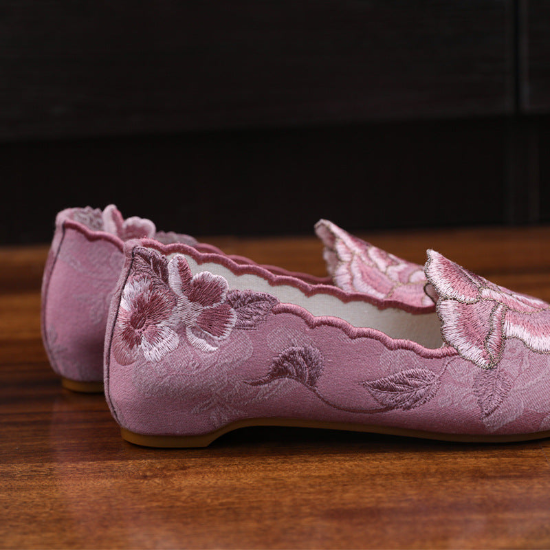 Sarah Express Vintage Embroidered Pointed Toe Flats