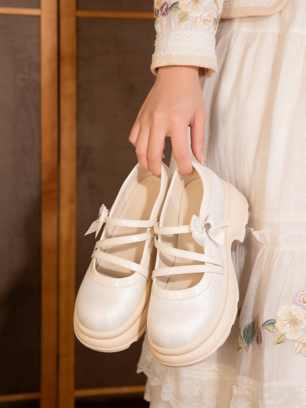 Sarah Express Bow Platform Mary Jane Pumps
