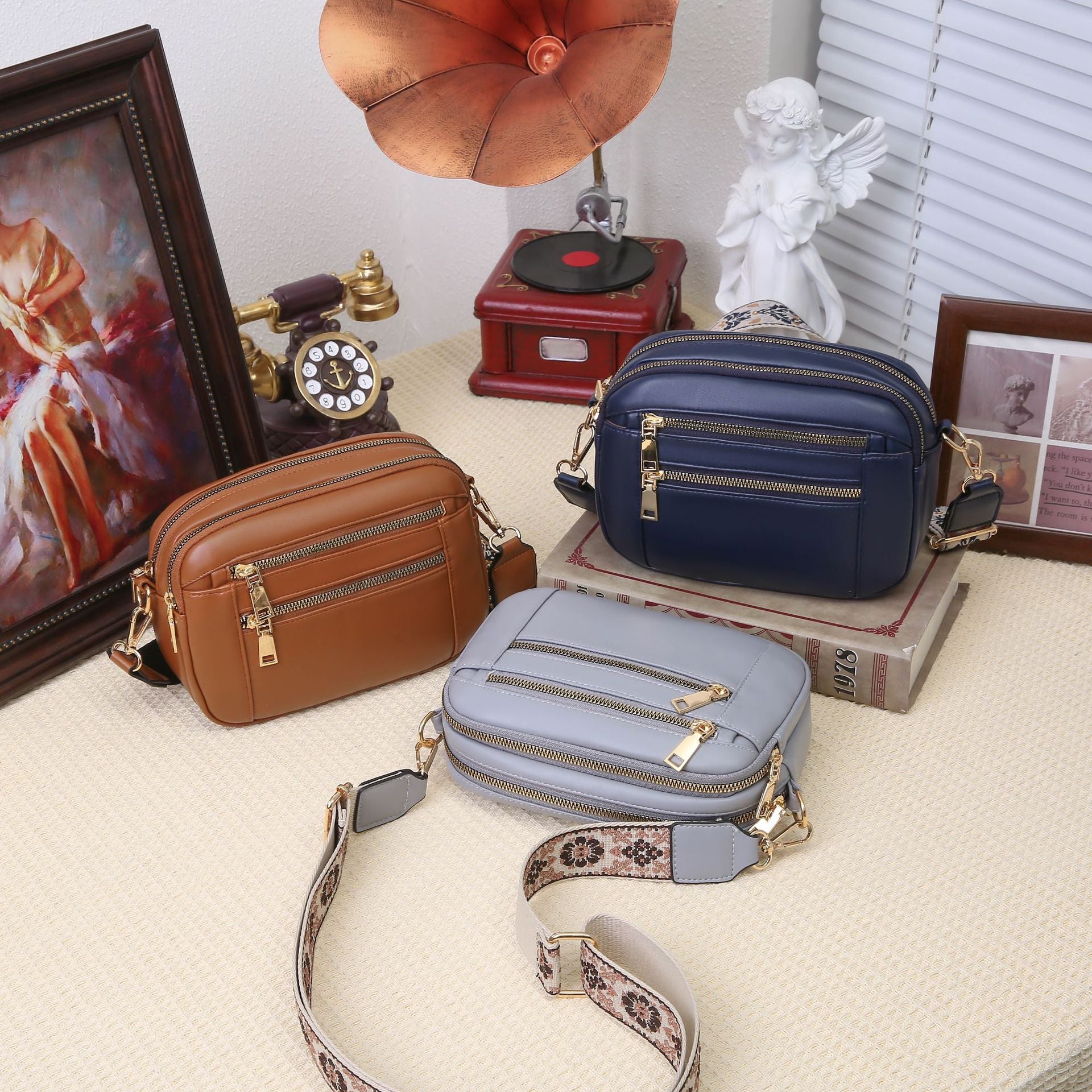 Sarah Express Small Multi-Pocket Patterned Strap Crossbody Bag