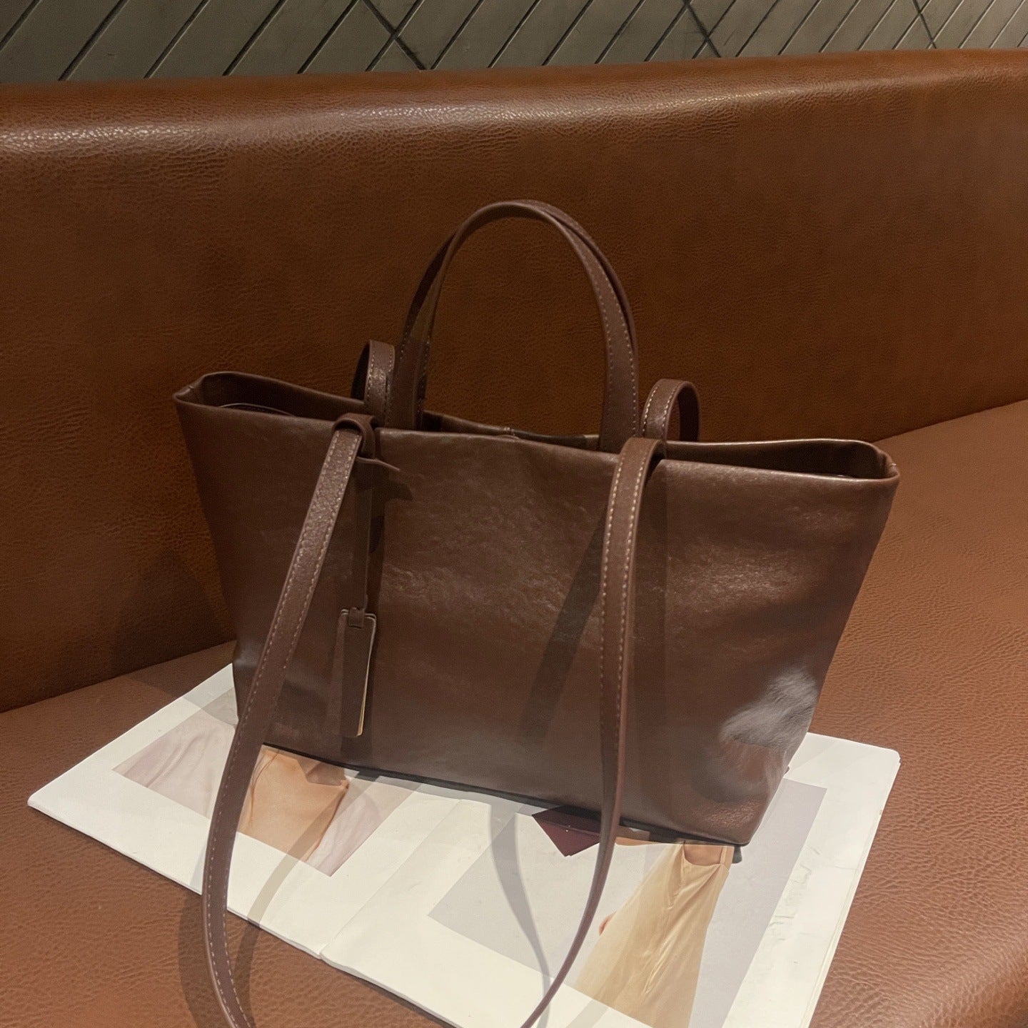 New Women's Bag, Underarm Single-shoulder Cross-border First-layer Cowhide Tote, Niche Crossbody, Vintage Soft Leather, Large Capacity – product detail