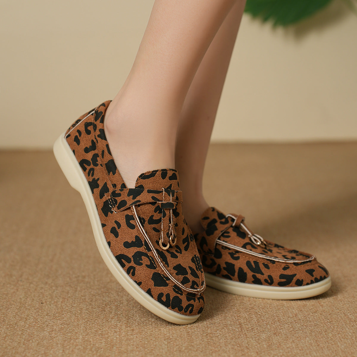Sarah Express Leopard Print Casual Slip-on Pumps