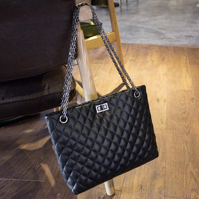 Sarah Express Quilted Chain Shoulder Bag