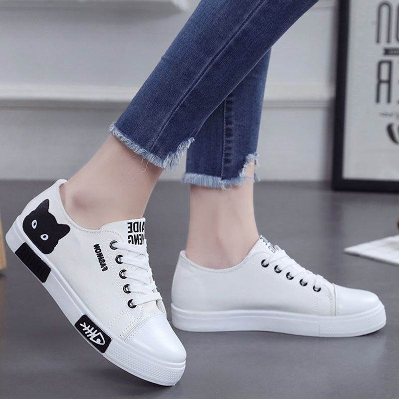 Sarah Express Playful Cat Print Canvas Sneakers