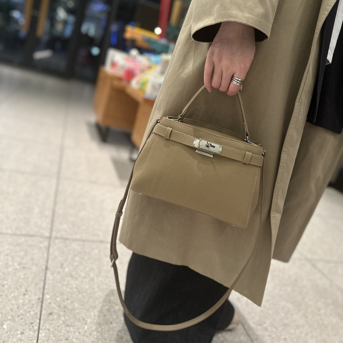 Sarah Express Structured Leather Kelly Small Square Bag