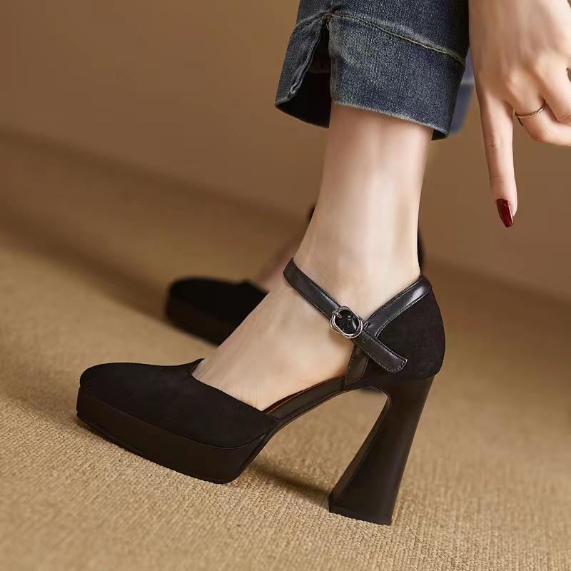 Sarah Express Pointed-Toe Chunky Block Heel Sandals