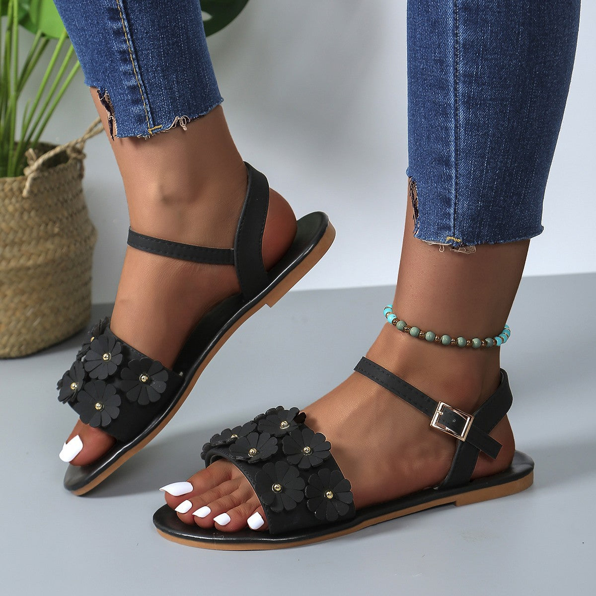 Sarah Express Women's Retro Floral Flat Sandals