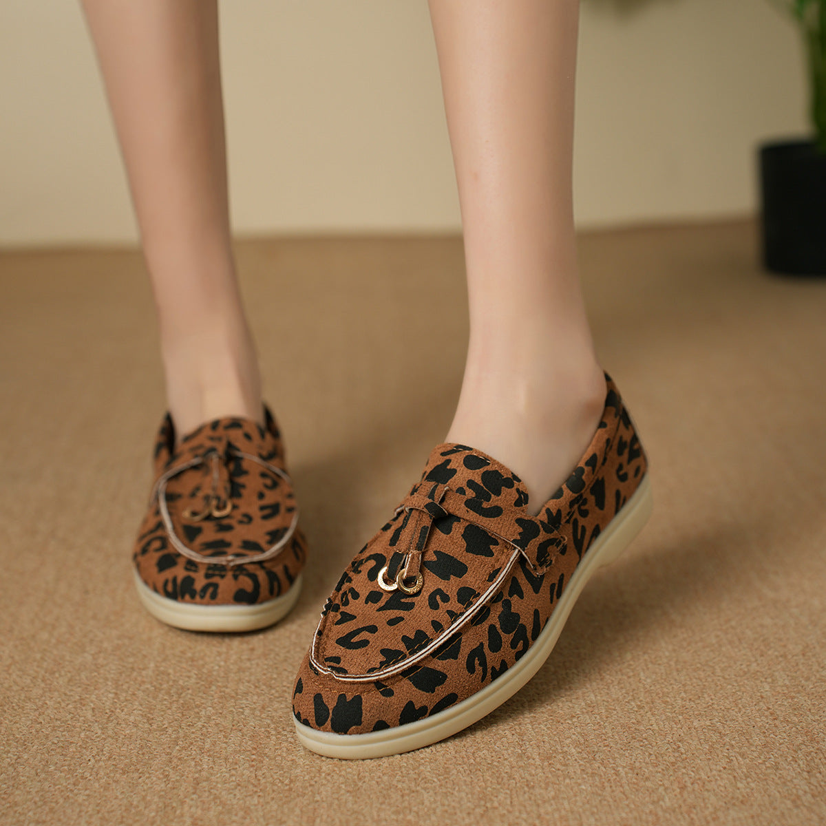 Sarah Express Leopard Print Casual Slip-on Pumps