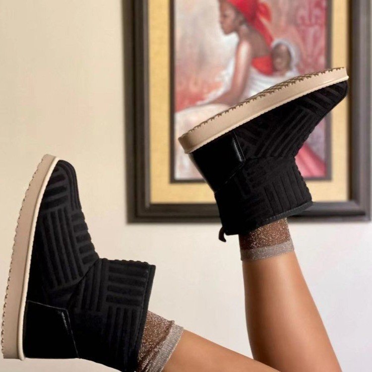 Sarah Express Plush Lined Winter Ankle Snow Boots Black