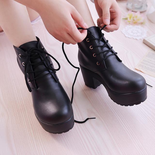 Sarah Express Women's Round-Toe Chunky-Sole Ankle Boots