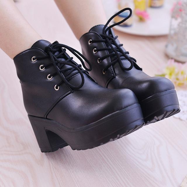 Sarah Express Women's Round-Toe Chunky-Sole Ankle Boots
