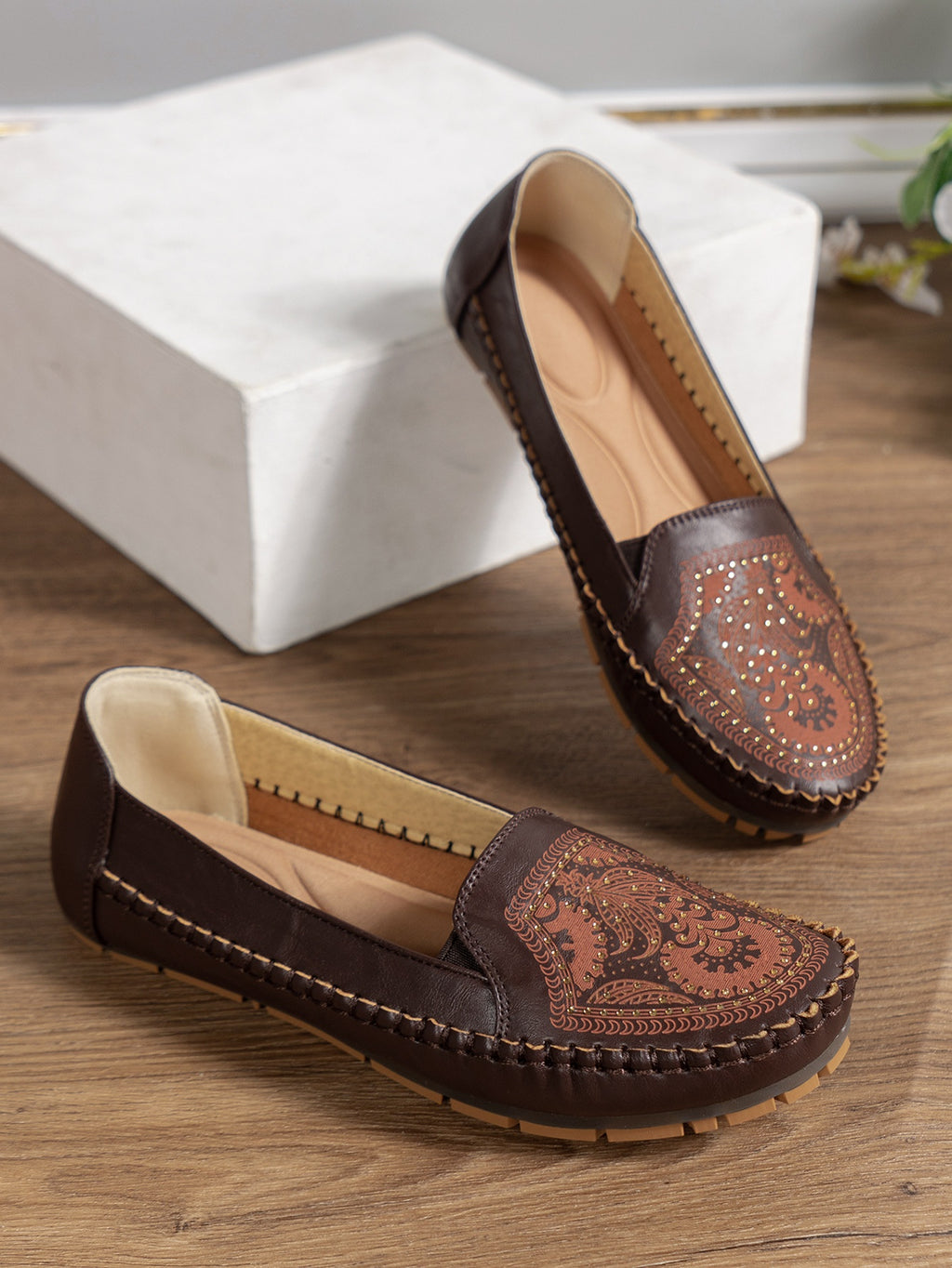Sarah Express Women's Retro Stitched Flat Loafers