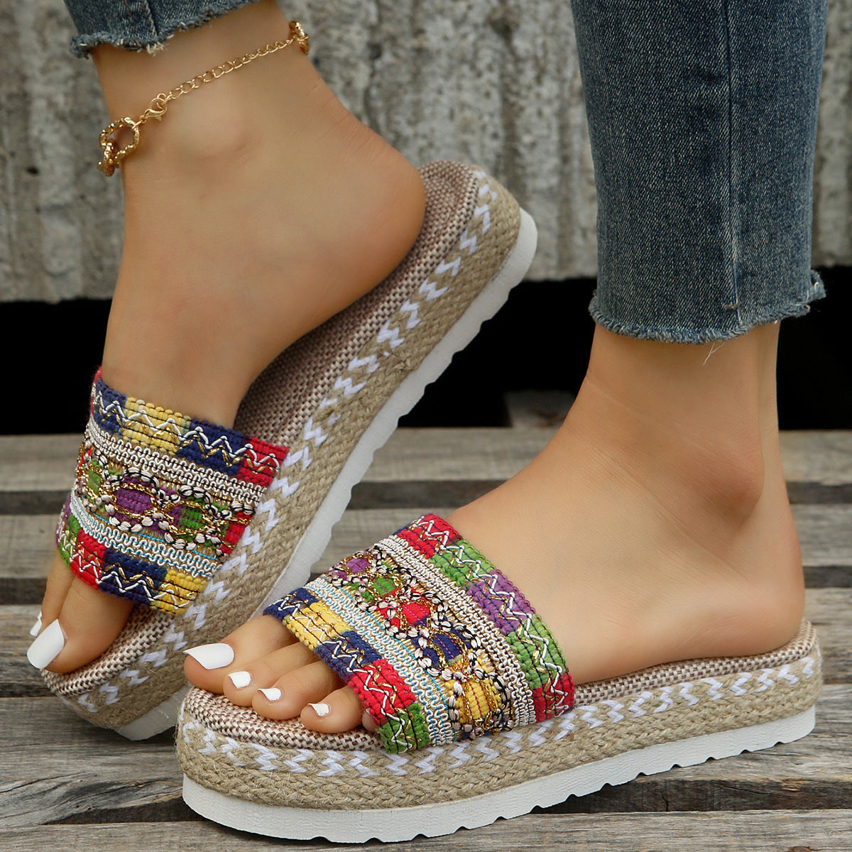 Sarah Express Ethnic Pattern Platform Slide Sandals