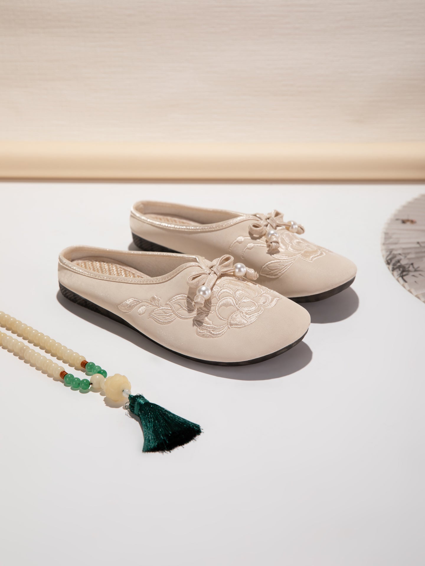 Sarah Express Embroidered Bow Canvas Mule Slippers