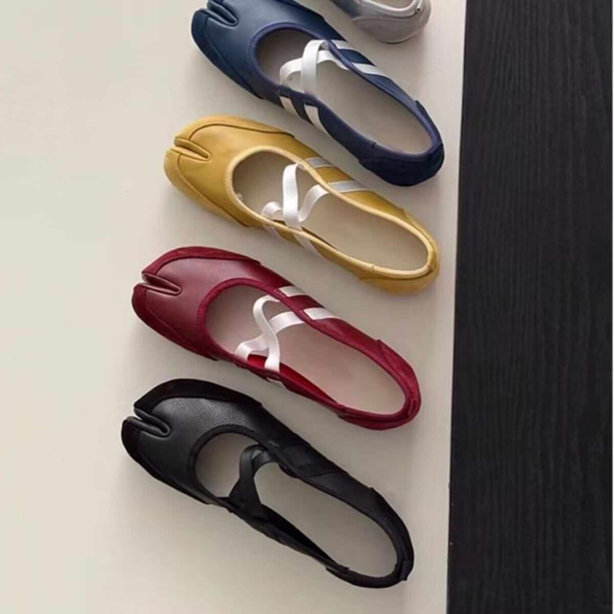 Sarah Express Women's Cross-Strap Flat Clog Shoes