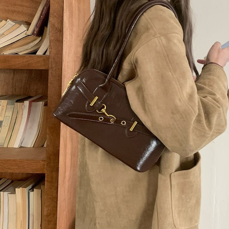 Sarah Express Retro Shell Crossbody Bag