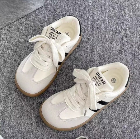 Sarah Express Retro Low-Top Training Sneakers