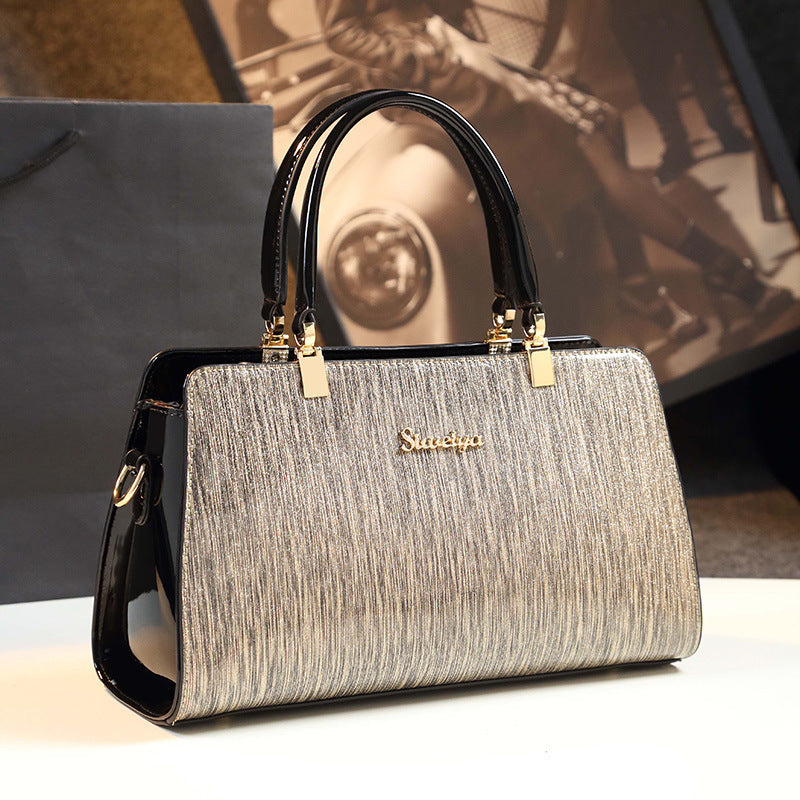 Sarah Express Structured Contrast Messenger Handbag