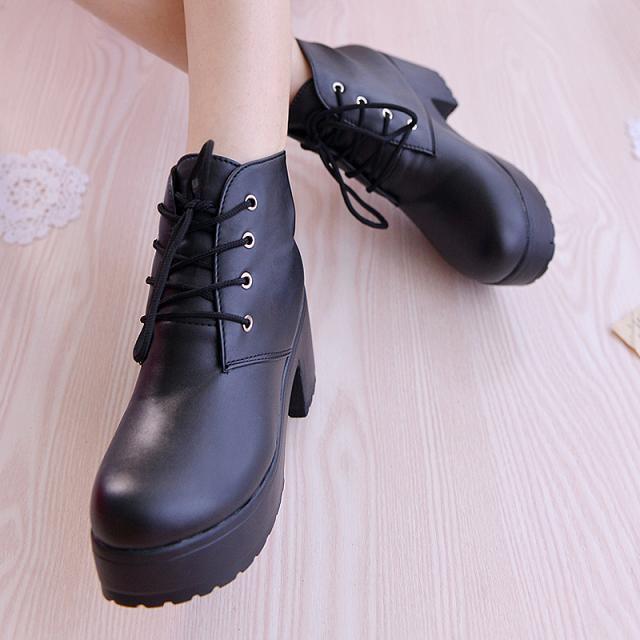 Sarah Express Women's Round-Toe Chunky-Sole Ankle Boots