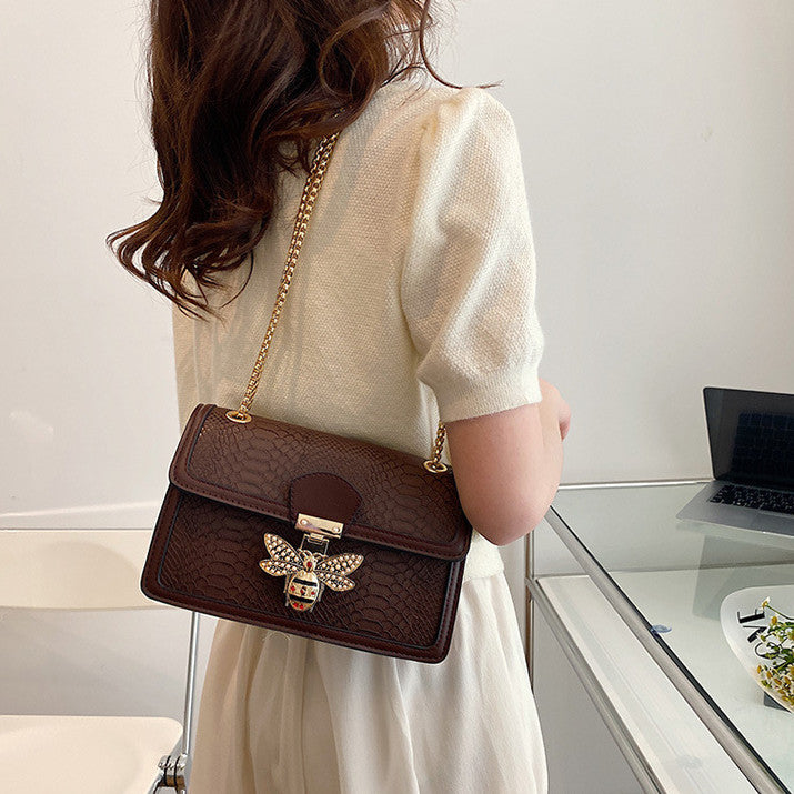 Sarah Express Retro Bee Emblem Chain Messenger Bag