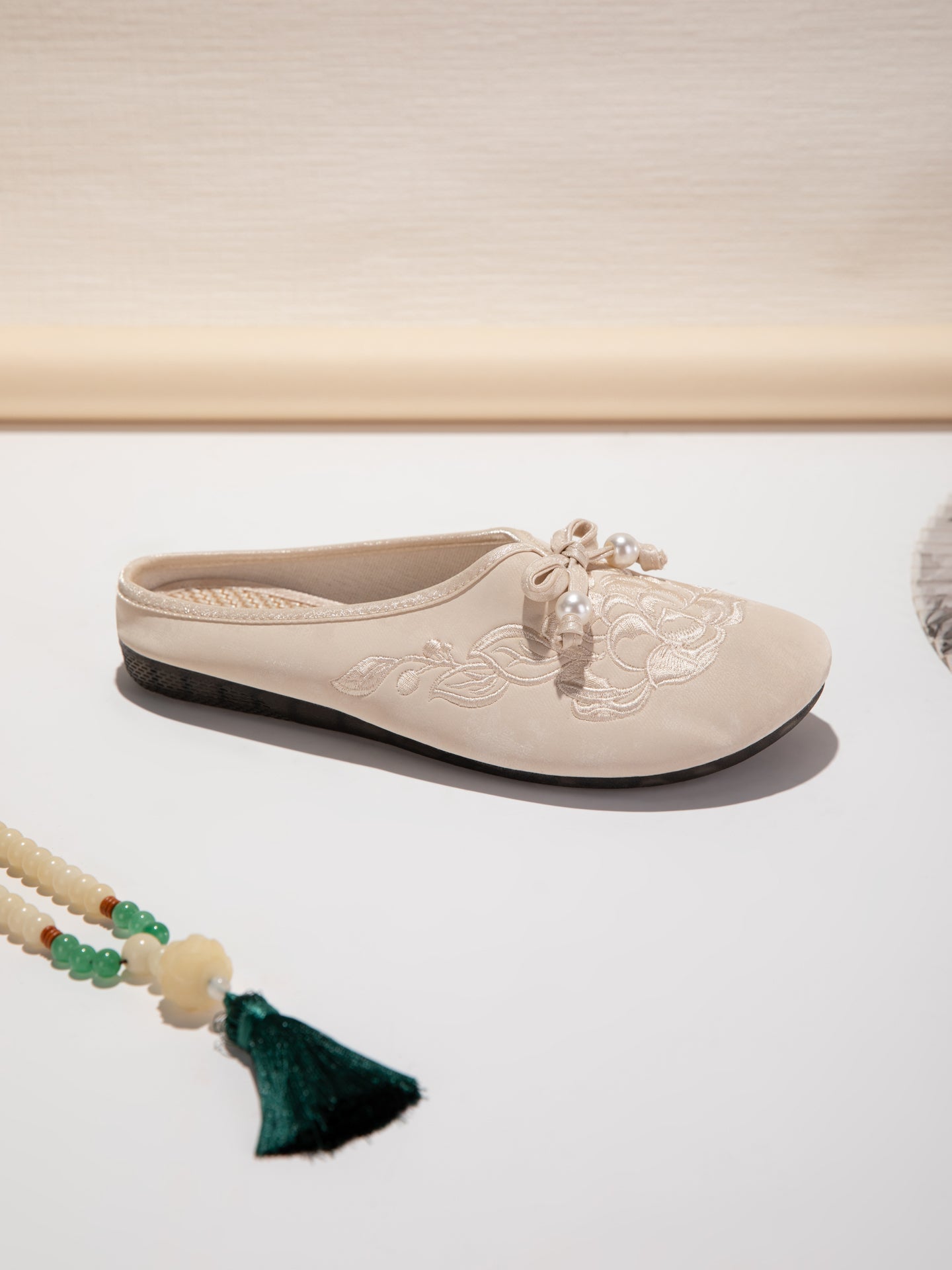 Sarah Express Embroidered Bow Canvas Mule Slippers