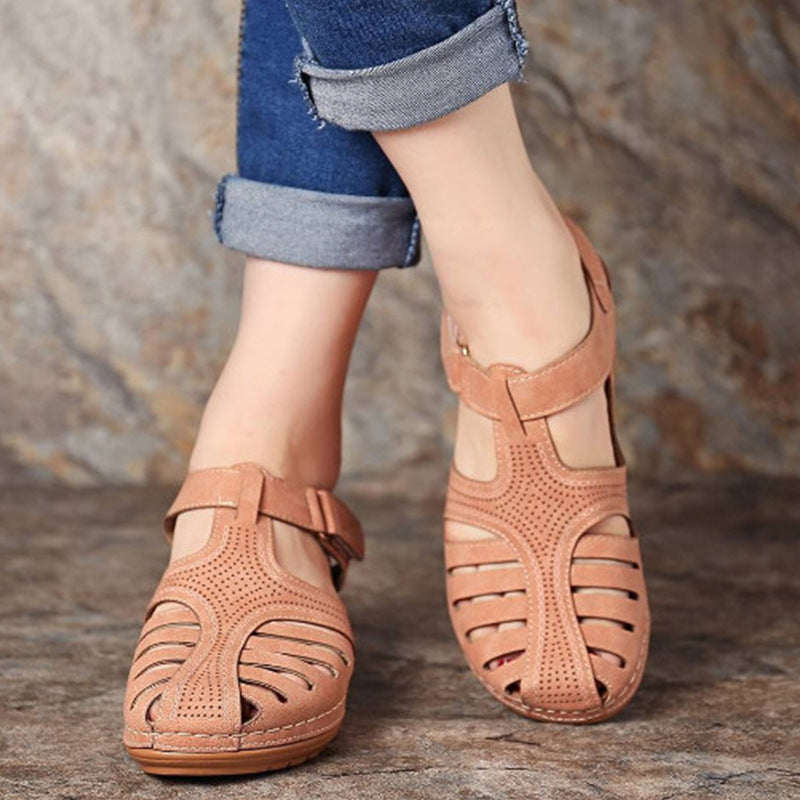 Sarah Express Retro Round-Toe Platform Wedge Sandals