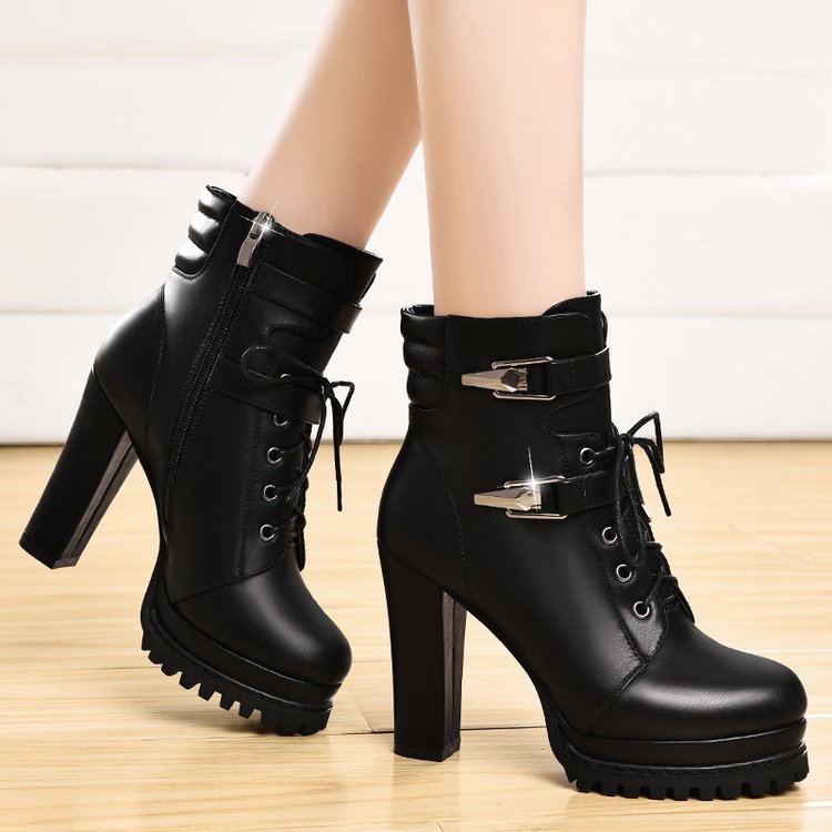 Sarah Express Round Toe Platform Ankle Boots