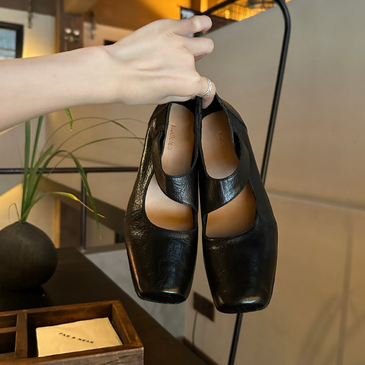 Sarah Express Vintage Square-Toe Ballet Flats